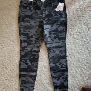 Women's Camouflage Skinny Jeans